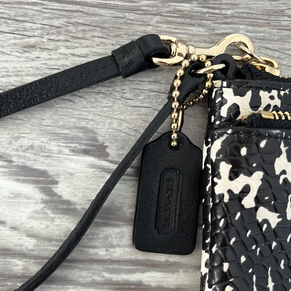 Coach Madison Black And White Python Felicia Zip … - image 3